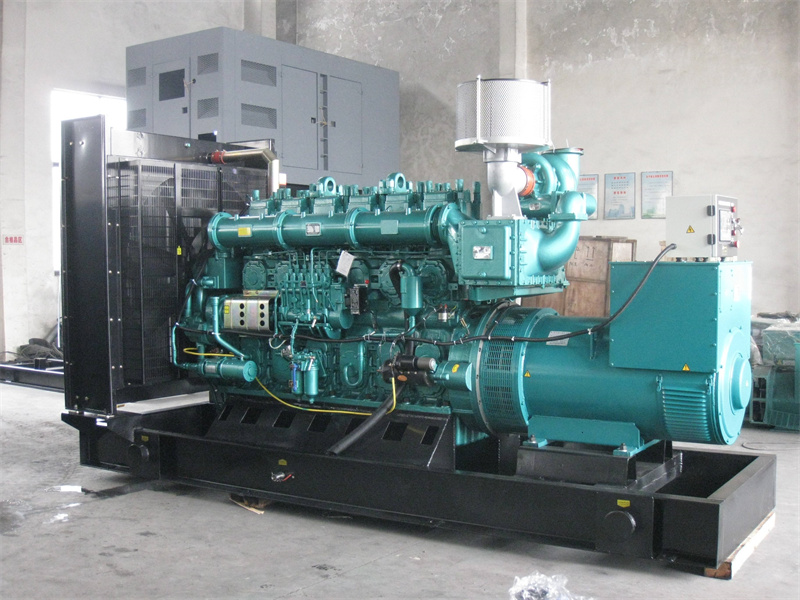 宝兴200KW 柴油发电机的油耗是多少？