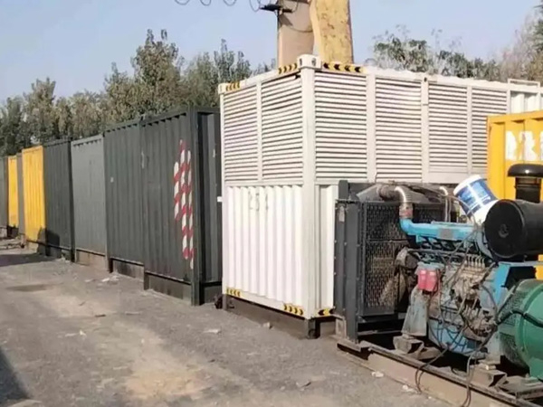 宝兴200KW柴油发电机机组每小时油耗是多少？